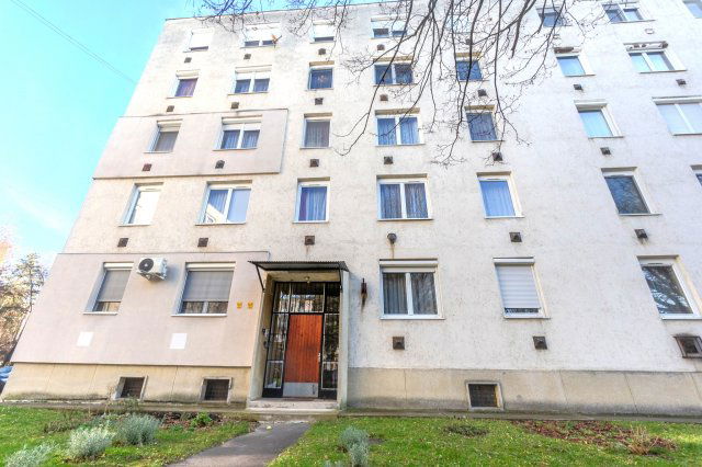 Eladó téglalakás, Miskolcon 28.2 M Ft, 3 szobás