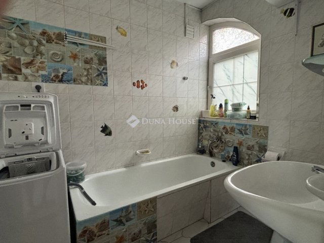 Eladó családi ház, Ráckevén 44.754 M Ft, 4 szobás