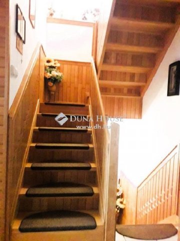 Eladó sorház, Komlón 60 M Ft, 5 szobás / költözzbe.hu