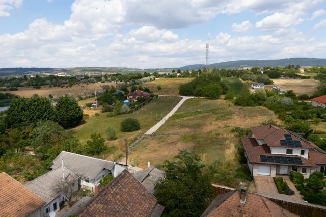 Eladó telek, Tatán 45 M Ft / költözzbe.hu