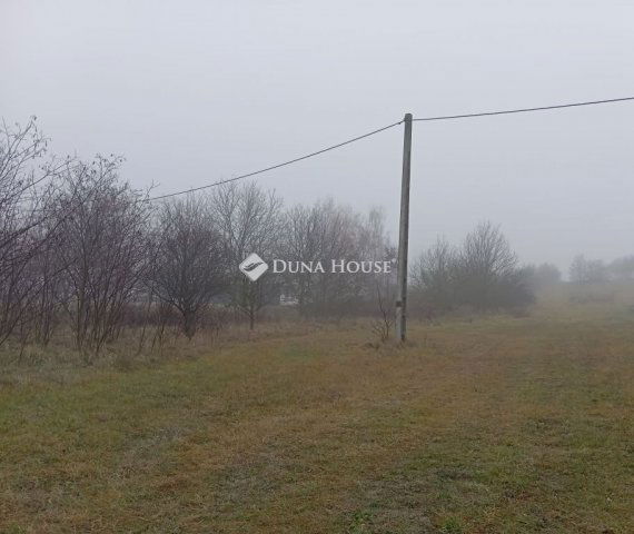 Eladó telek, Nyergesújfaluban 2.35 M Ft / költözzbe.hu