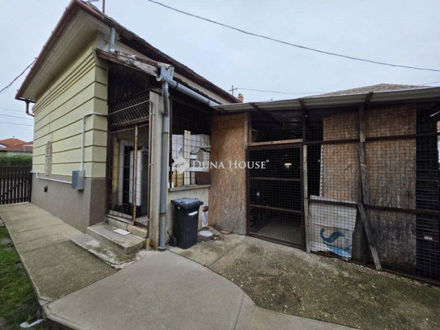 Eladó üzlethelyiség, Kunhegyesen 53.9 M Ft, 1 szobás