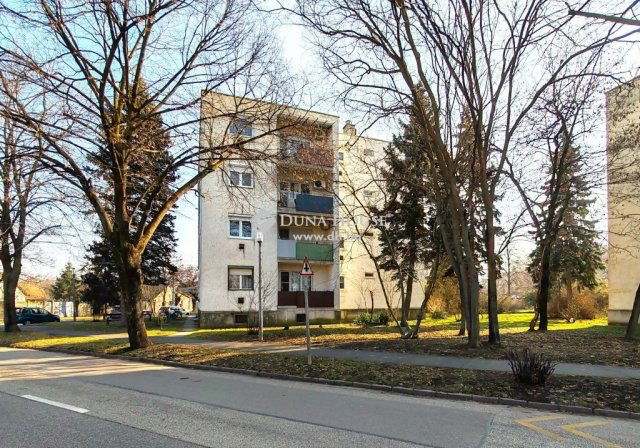 Eladó téglalakás, Békéscsabán 16.99 M Ft, 2 szobás