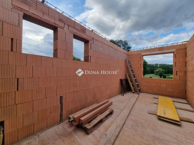 Eladó családi ház, Sülysápon 70 M Ft, 5 szobás