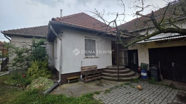 Eladó családi ház, Farmoson 45 M Ft, 4+1 szobás