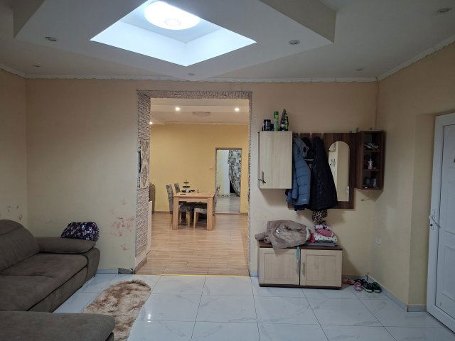 Eladó családi ház, Taron 25 M Ft, 2 szobás