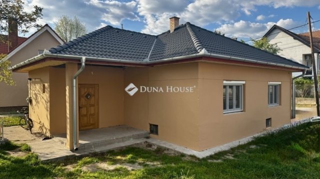 Eladó családi ház, Szigetszentmiklóson 79 M Ft, 3 szobás