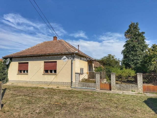 Eladó családi ház, Kovácshidán 22.5 M Ft, 4 szobás
