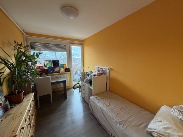 Eladó családi ház, Tápiószecsőn 79.4 M Ft, 8 szobás