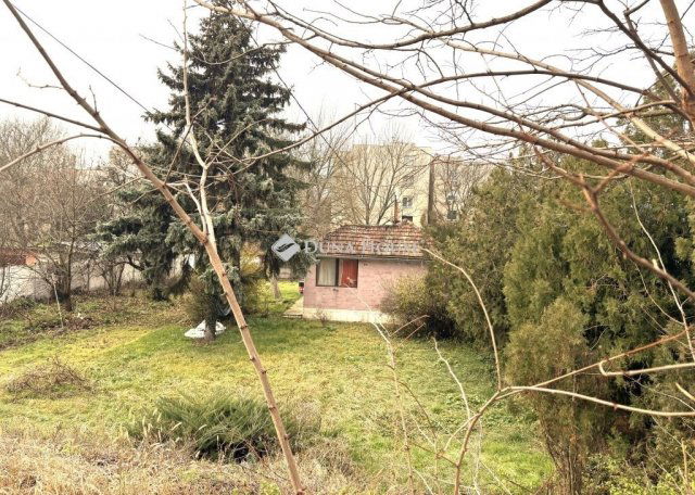 Eladó családi ház, Dorogon 34.9 M Ft, 2 szobás