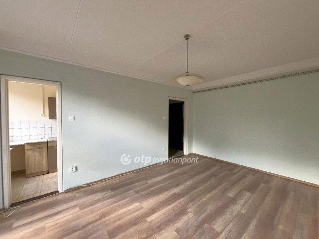 Eladó panellakás, Salgótarjánban 6.2 M Ft, 1 szobás