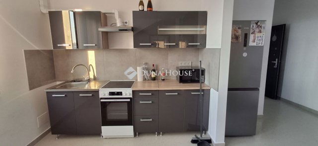 Kiadó téglalakás, albérlet, Taksonyon 250 E Ft / hó, 3 szobás