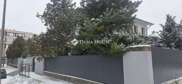 Eladó családi ház, Vácon, Vám utcában 299 M Ft