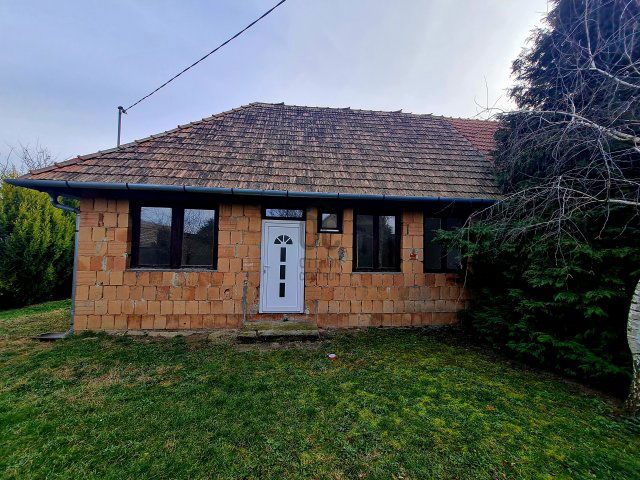Eladó ikerház, Szőkéden 14.99 M Ft, 2 szobás