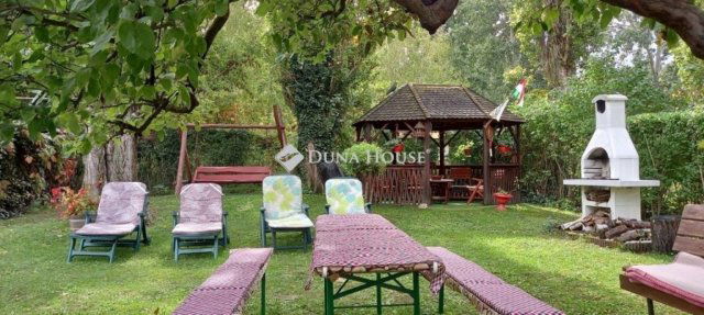 Eladó nyaraló, Balatonföldváron 129 M Ft, 4 szobás