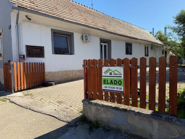 Eladó családi ház, Újpetrén 39.5 M Ft, 3 szobás