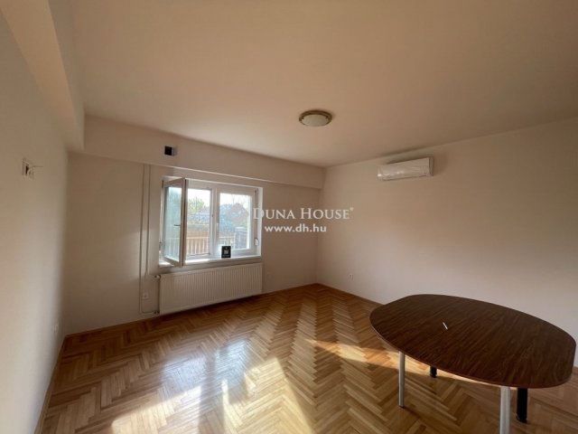 Eladó családi ház, Kecskeméten 91 M Ft, 3+1 szobás