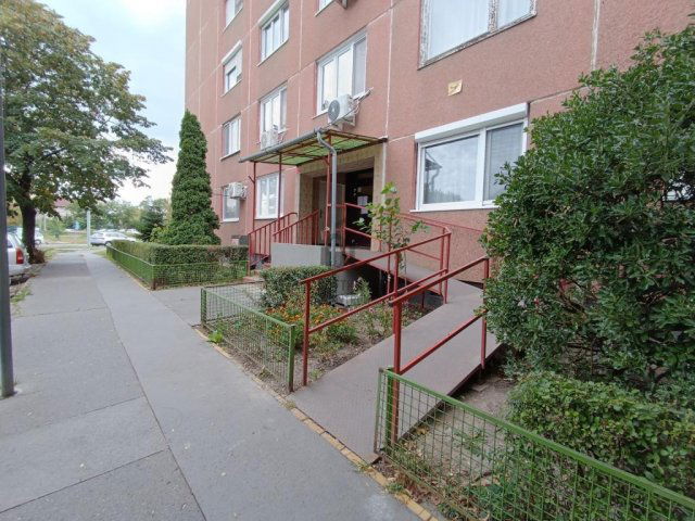 Eladó panellakás, Budapesten, XV. kerületben 80.9 M Ft, 3 szobás