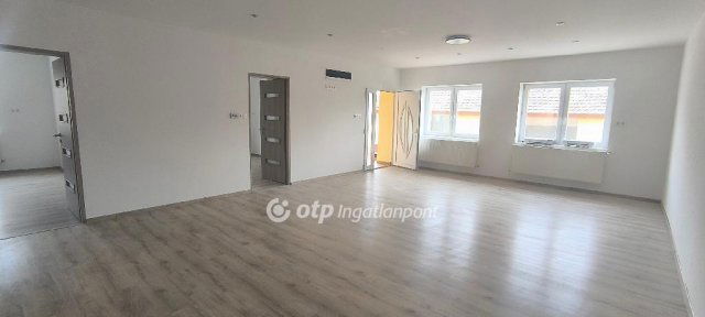 Eladó családi ház, Csanyteleken 39.9 M Ft, 3+1 szobás