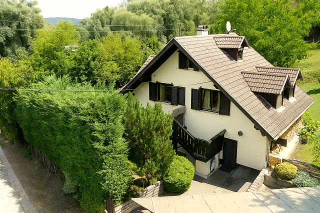 Eladó családi ház, Visegrádon 139.9 M Ft, 5 szobás