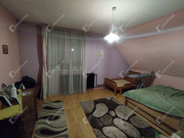 Eladó téglalakás, Celldömölkön 26 M Ft, 4 szobás