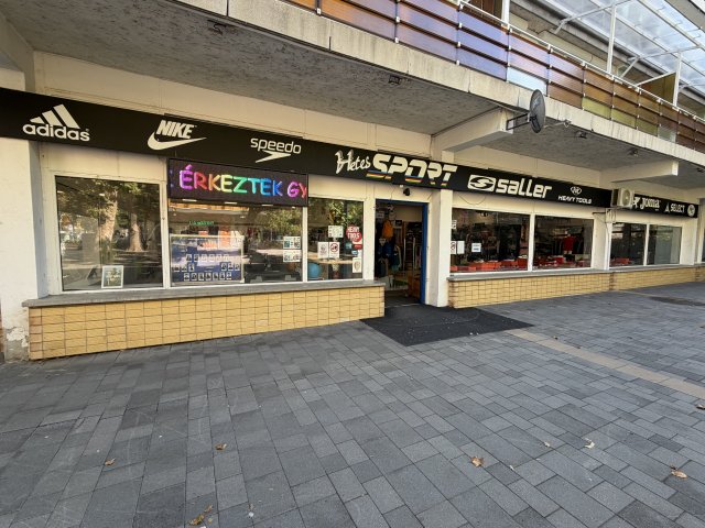 Kiadó üzlethelyiség, Békéscsabán, Andrássy úton