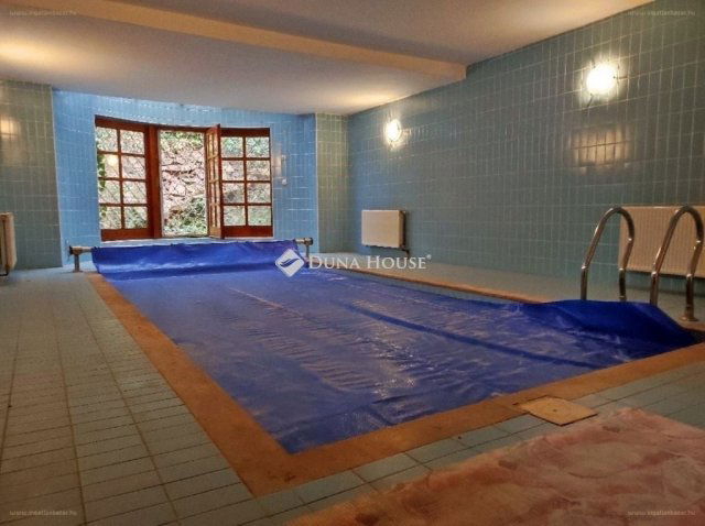 Eladó családi ház, Csömörön 185 M Ft, 2+3 szobás