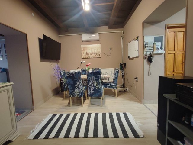 Eladó családi ház, Vécsen 27.9 M Ft, 2 szobás