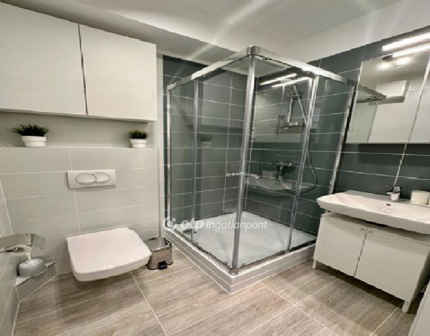 Eladó téglalakás, Budapesten, III. kerületben 72.9 M Ft