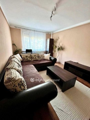 Eladó panellakás, Miskolcon 35.9 M Ft, 2 szobás