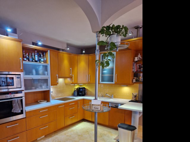 Eladó téglalakás, Szegeden 91.5 M Ft, 4 szobás