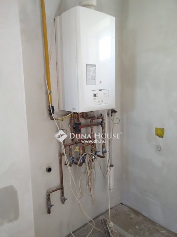 Eladó családi ház, Kápolnásnyéken 89.9 M Ft, 4 szobás
