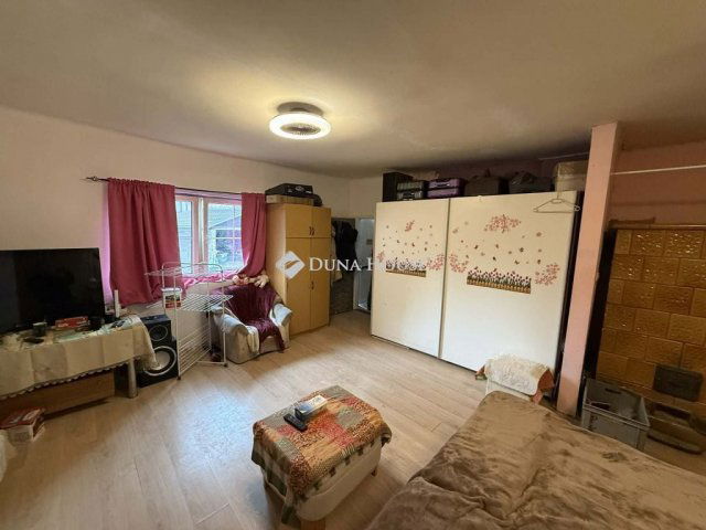 Eladó téglalakás, Mosonmagyaróváron 26.99 M Ft, 1 szobás