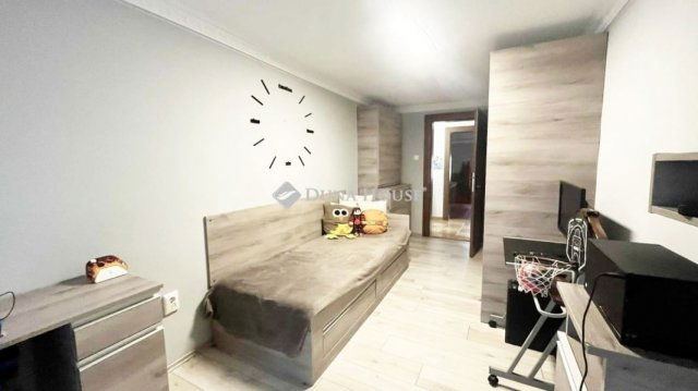 Eladó családi ház, Szombathelyen 74.9 M Ft, 5 szobás