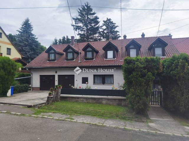 Eladó családi ház, Gyöngyösön 166 M Ft, 9 szobás