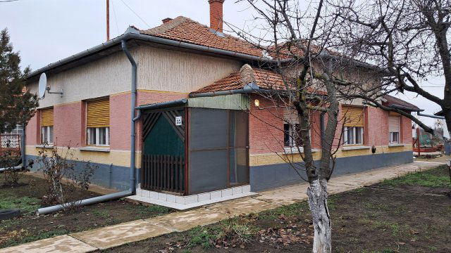 Eladó családi ház, Tiszatenyőn 19.9 M Ft, 3 szobás