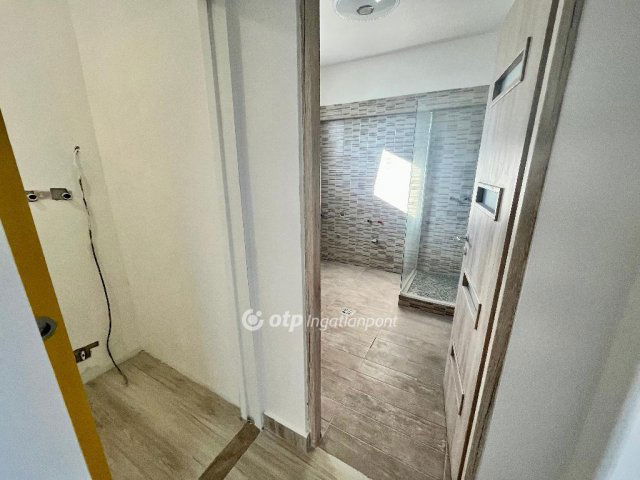 Eladó családi ház, Turán 37.99 M Ft, 2 szobás