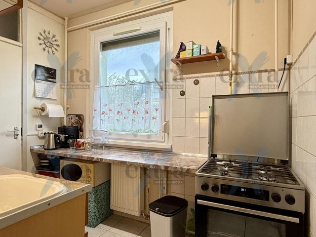 Eladó panellakás, Szegeden 44.9 M Ft, 2 szobás