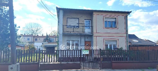 Eladó családi ház, Tiszaföldváron 22.999 M Ft, 2+1 szobás