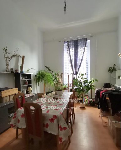 Eladó családi ház, Jánoshalmán 39.9 M Ft, 9 szobás