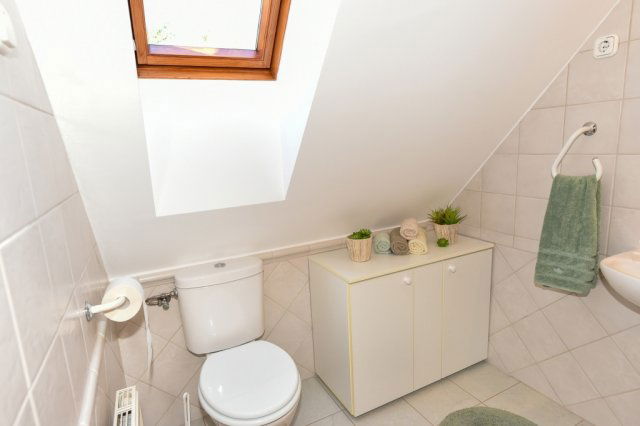 Eladó családi ház, Veszprémben 219.9 M Ft, 3+3 szobás