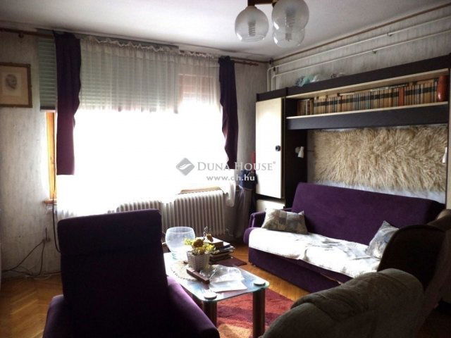 Eladó téglalakás, Székesfehérvárott 63.4 M Ft, 4 szobás