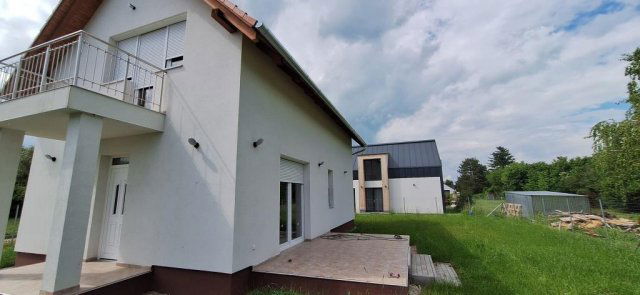 Eladó nyaraló, Balatonkeresztúron, Kötél utcában 120 M Ft