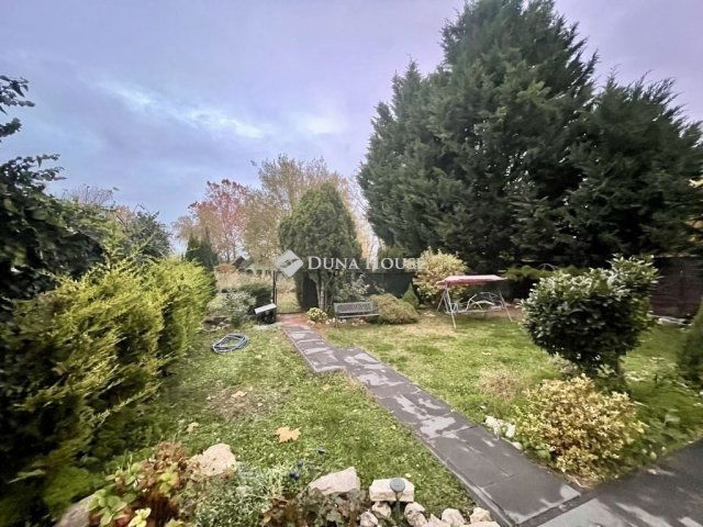 Eladó családi ház, Áporkán 124.9 M Ft, 3 szobás