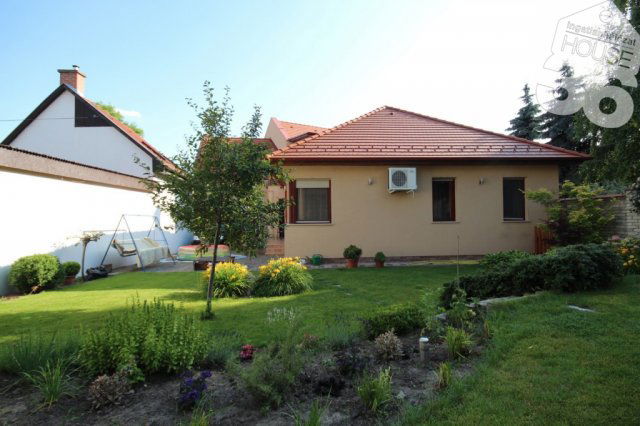Eladó családi ház, Kecskeméten 169 M Ft, 7 szobás