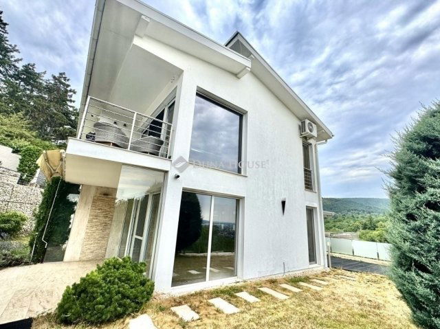 Eladó téglalakás, Budaörsön 185 M Ft, 4 szobás
