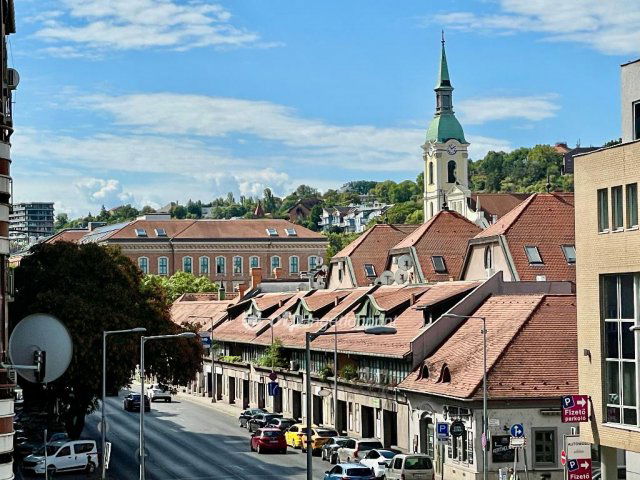 Eladó panellakás, Budapesten, III. kerületben 98 M Ft, 3+1 szobás