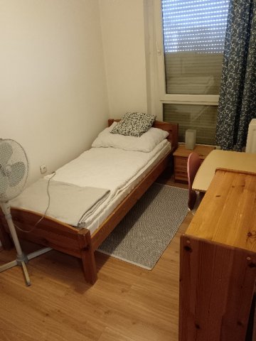 Kiadó panellakás, albérlet, Pécsett, Endre utcában, 2 szobás