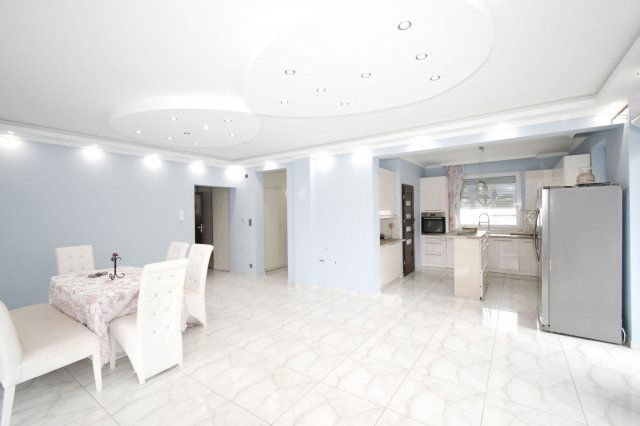 Eladó családi ház, Debrecenben 580 M Ft, 7 szobás