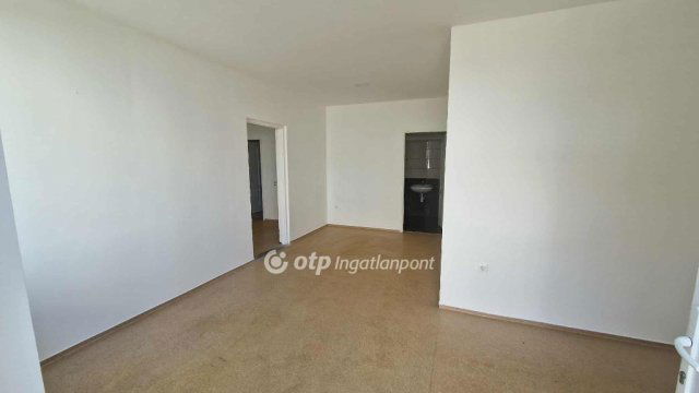 Eladó téglalakás, Tápiószelén 29.99 M Ft, 2 szobás